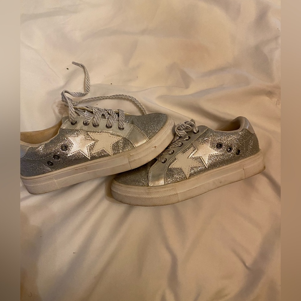 Kidpik girls shoes size 2